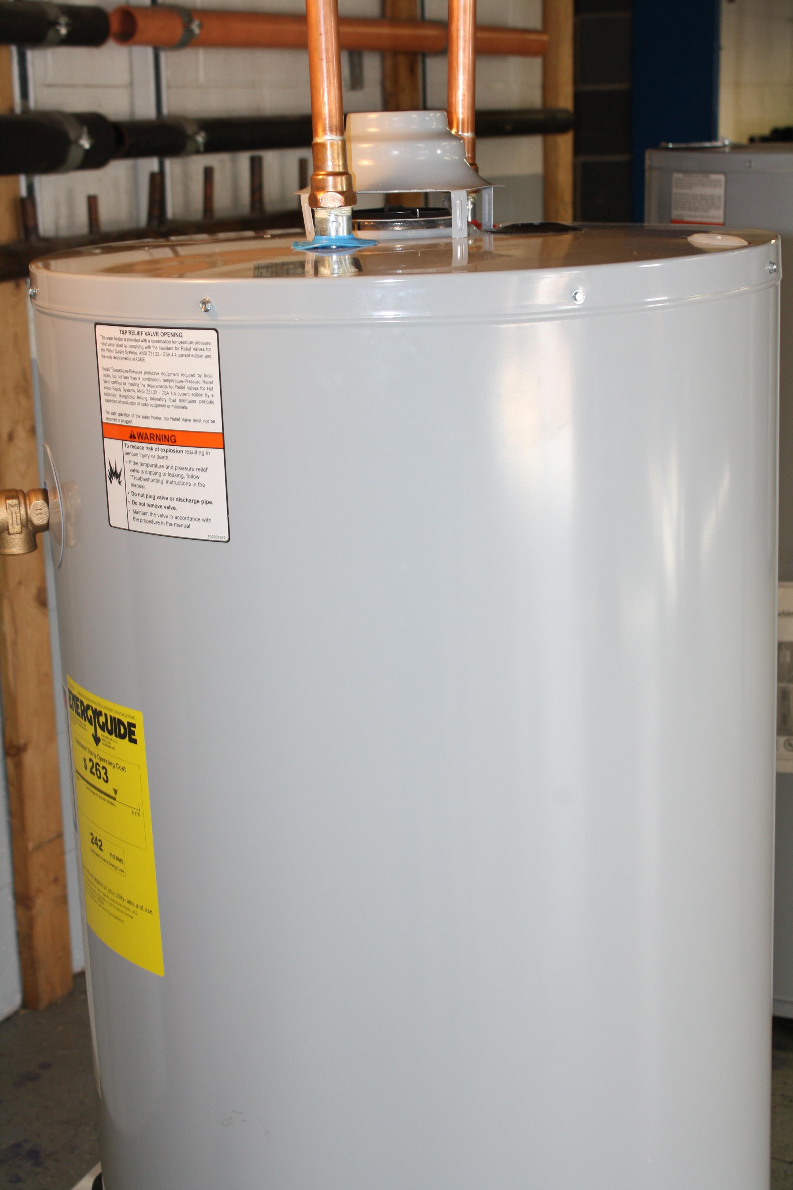 Depósito acumulador para instalación de aerotermia y agua caliente sanitaria